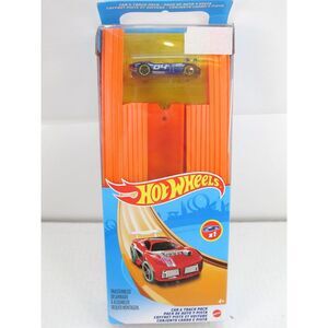 Hot Wheels‎ Track Builder Straight Track 37 Component Parts & 1:64 Scale Toy Car